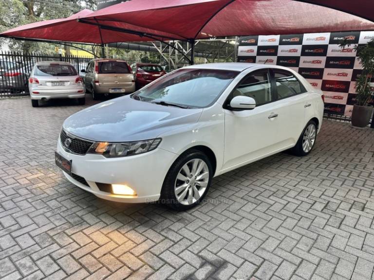 KIA MOTORS - CERATO - 2013/2013 - Branca - R$ 53.900,00