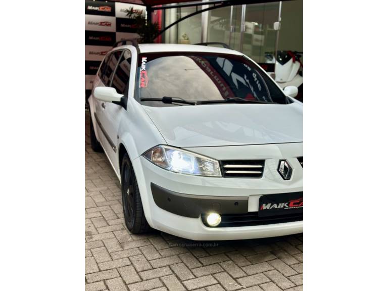 RENAULT - MÉGANE - 2011/2011 - Branca - R$ 35.900,00