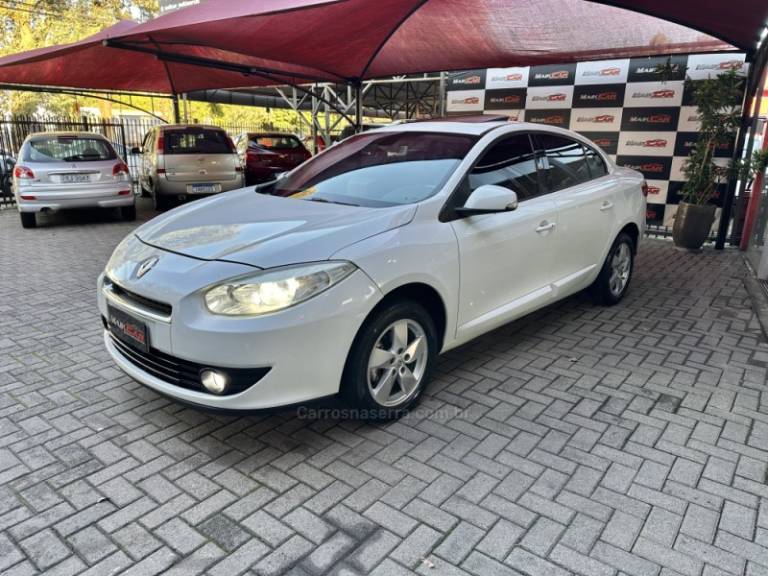 RENAULT - FLUENCE - 2014/2014 - Branca - R$ 46.900,00