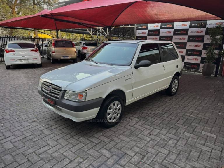 FIAT - UNO - 2012/2012 - Branca - R$ 31.900,00