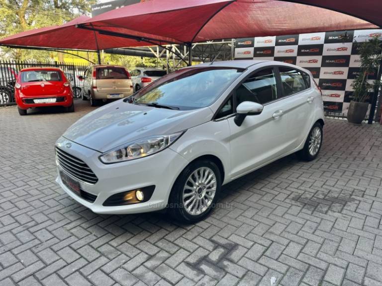 FORD - FIESTA - 2015/2015 - Branca - R$ 51.900,00