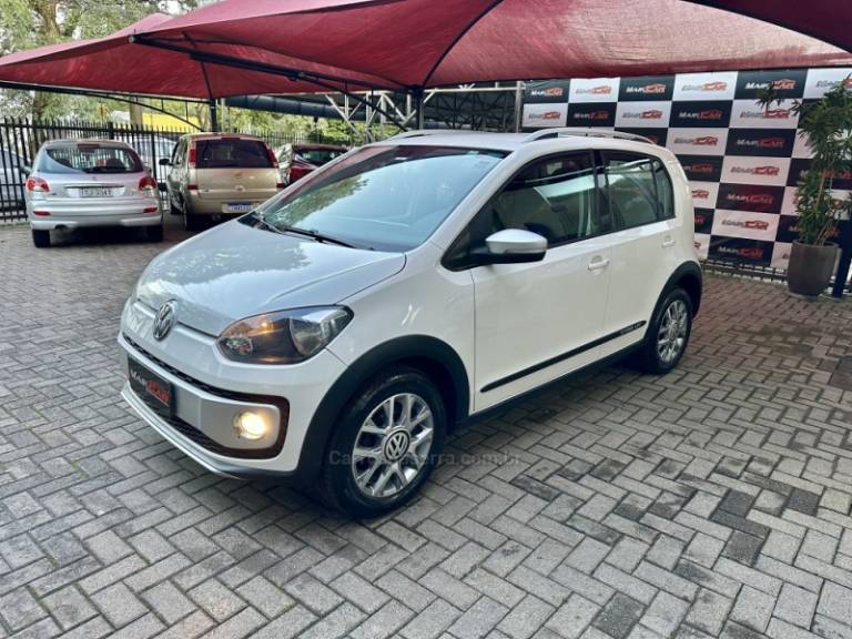 VOLKSWAGEN - UP - 2015/2015 - Branca - R$ 51.900,00