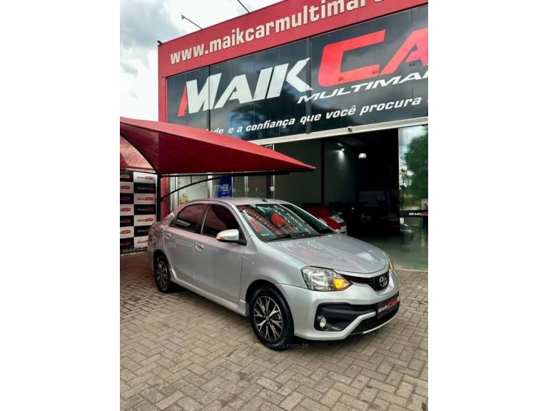 TOYOTA - ETIOS - 2017/2017 - Prata - R$ 64.900,00