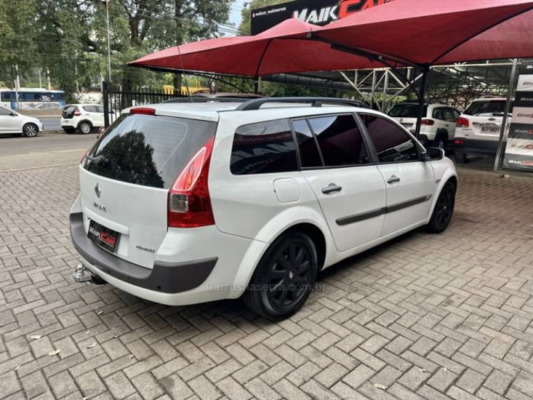 RENAULT - MÉGANE - 2011/2011 - Branca - R$ 35.900,00